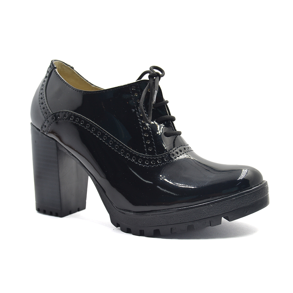 Porque Por lo tanto Nosotros mismos Zapato Casual Dama con abujetas en Charol Negro con tacón de 8 cm | Plaza  Azul - San Mateo Atenco